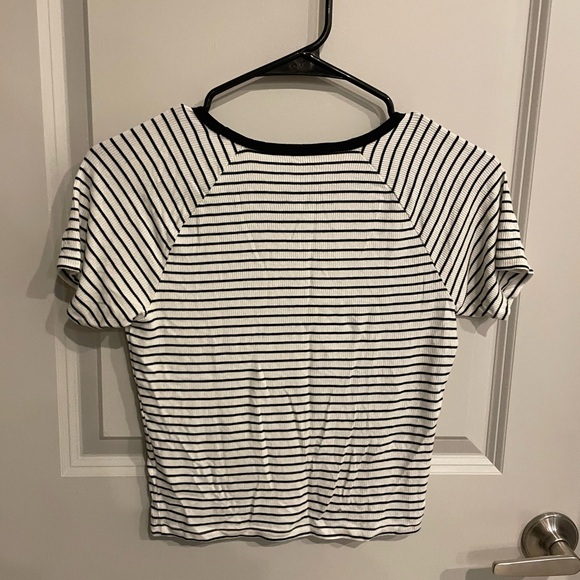 American Eagle Outfitters Black and White Striped Women's Top - Picture 3 of 3